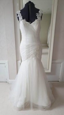 New or Second hand  Cizzy 2357 wedding dress