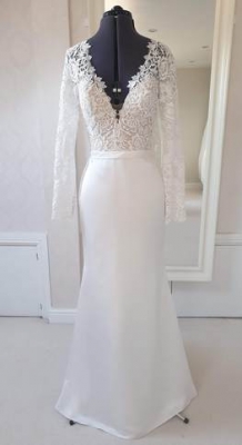 New or Second hand  Demetrios Monroe wedding dress