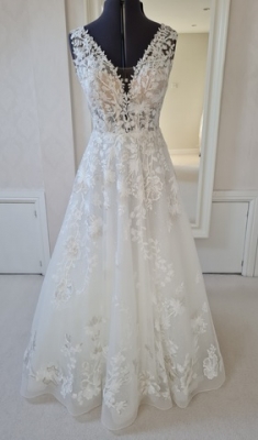 New or Second hand  Donna-Salado Trinity wedding dress