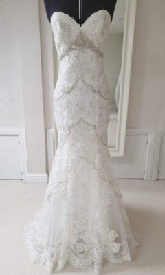 New or Second hand  Mori-Lee 2825 wedding dress