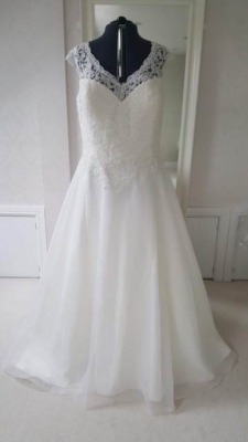 New or Second hand  Sincerity- 3777 wedding dress