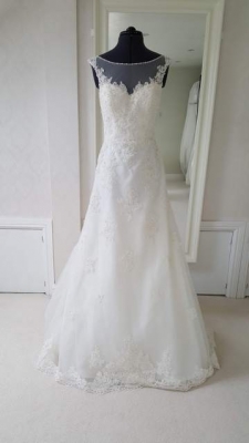 New or Second hand  Sincerity- 3822 wedding dress
