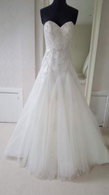 New or Second hand  Sincerity- 3917 wedding dress