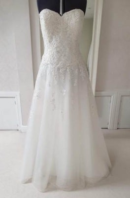 New or Second hand  Sincerity 3928 wedding dress