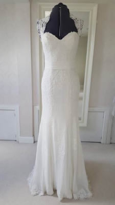 New or Second hand  Sincerity 3992 wedding dress
