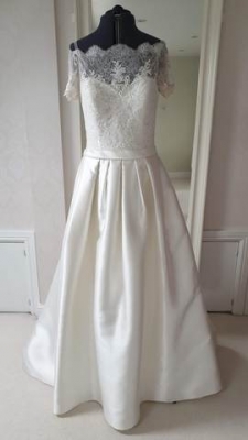 New or Second hand  White-One Sami wedding dress